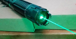 Waarom zijn groene lasers helderder dan andere kleuren?